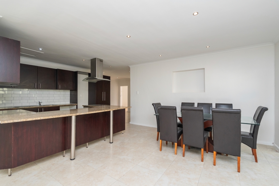 5 Bedroom Property for Sale in Gardens Western Cape